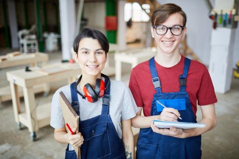 Jeunes apprentis (fille et garçon)