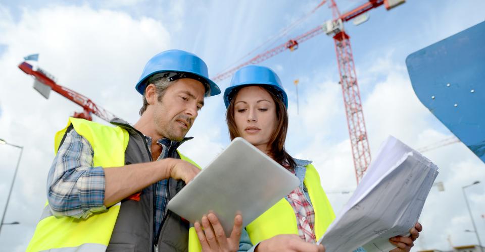 Femme sur chantier